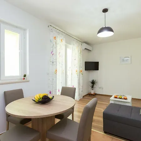 Apartment Lory'S Place Pula Exterior photo
